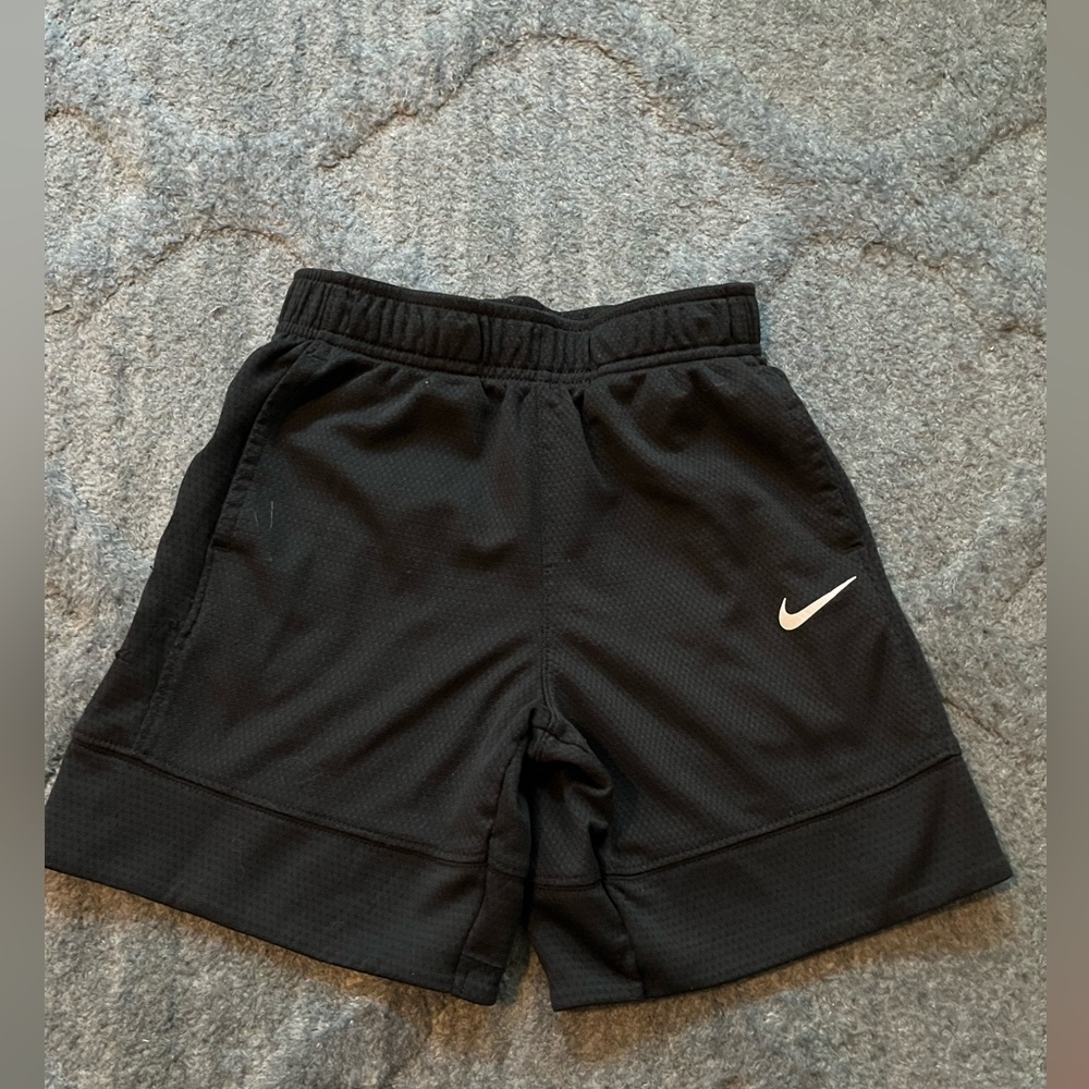 Nike shorts size 7